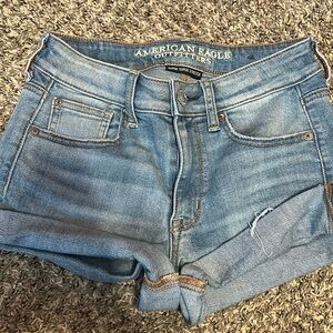 American Eagle size 2 super super stretch shorts no rips